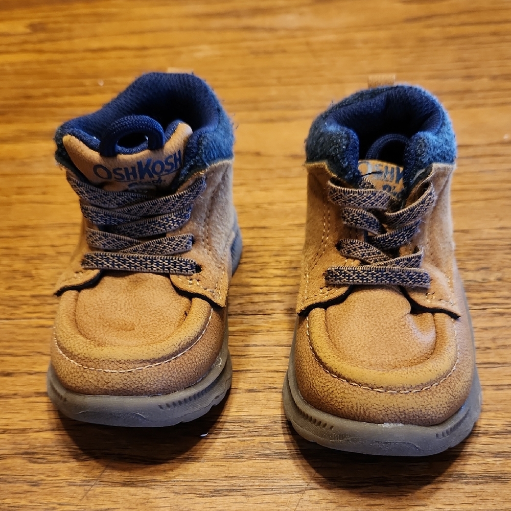 Oshkosh B'gosh Boys Doom Hiker Boots Size 4